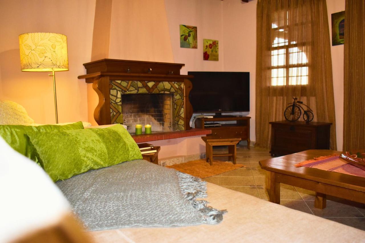 Lila'S Guest House Mikros Prinos 외부 사진