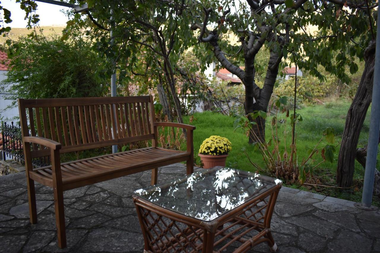 Lila'S Guest House Mikros Prinos 외부 사진