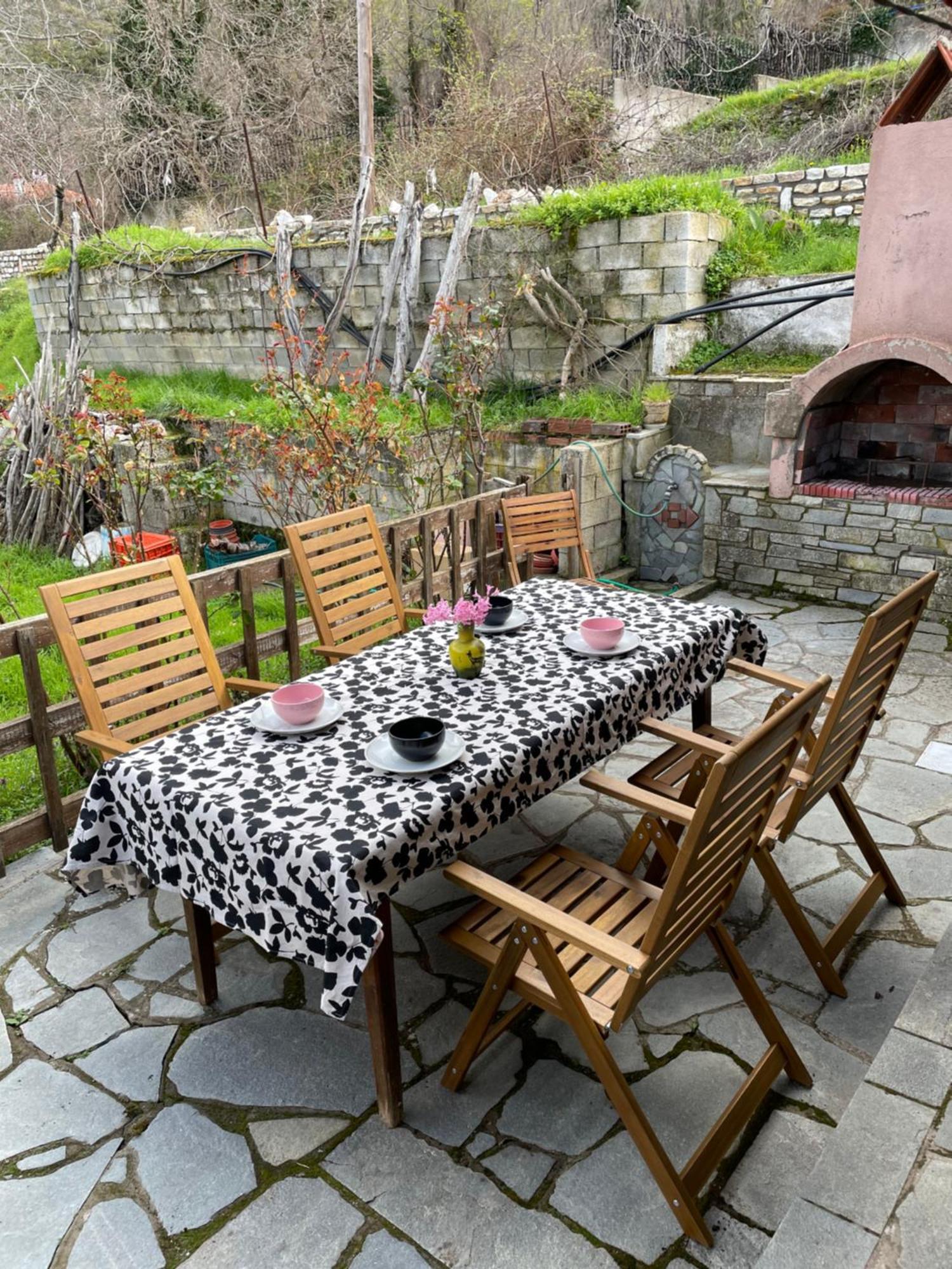 Lila'S Guest House Mikros Prinos 외부 사진